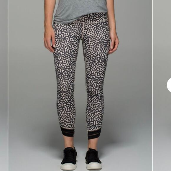 Lululemon High Times Leggings Ankle Wrap Mesh Ace Spot Grain Black Size 2 - Picture 1 of 9